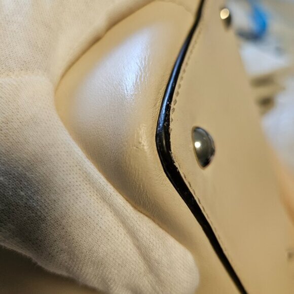 SOLD Fendi 2jours Leather Authenticated - Picture 13 of 16